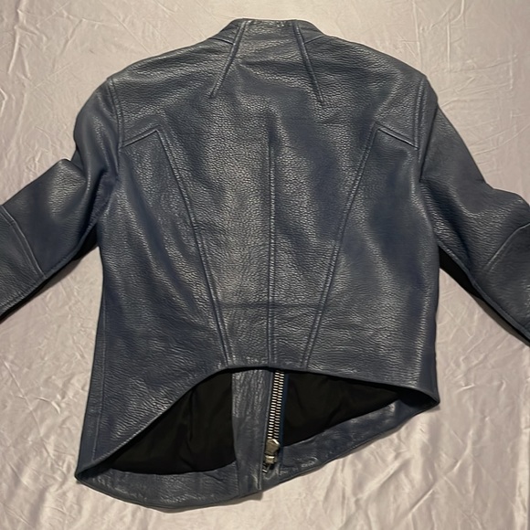 HELMUT LANG blue asymmetrical lamb skin cropped leather jacket with zipper - Picture 10 of 11